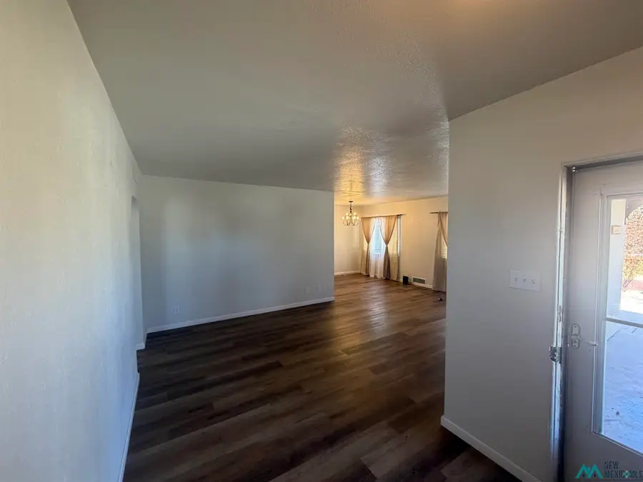 921 N Edward Street, Carlsbad, NM 88220 - #2