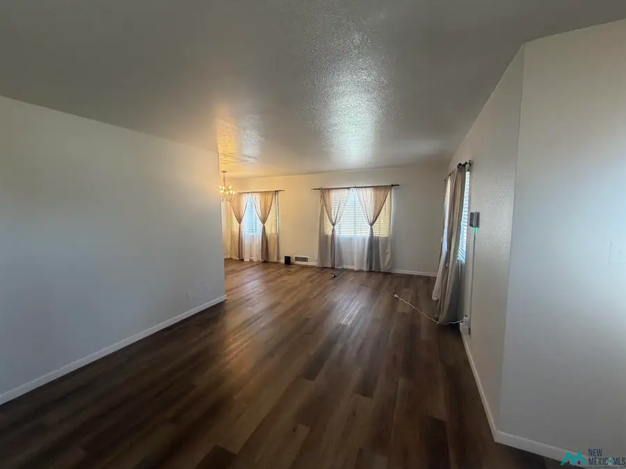 921 N Edward Street, Carlsbad, NM 88220 - #3