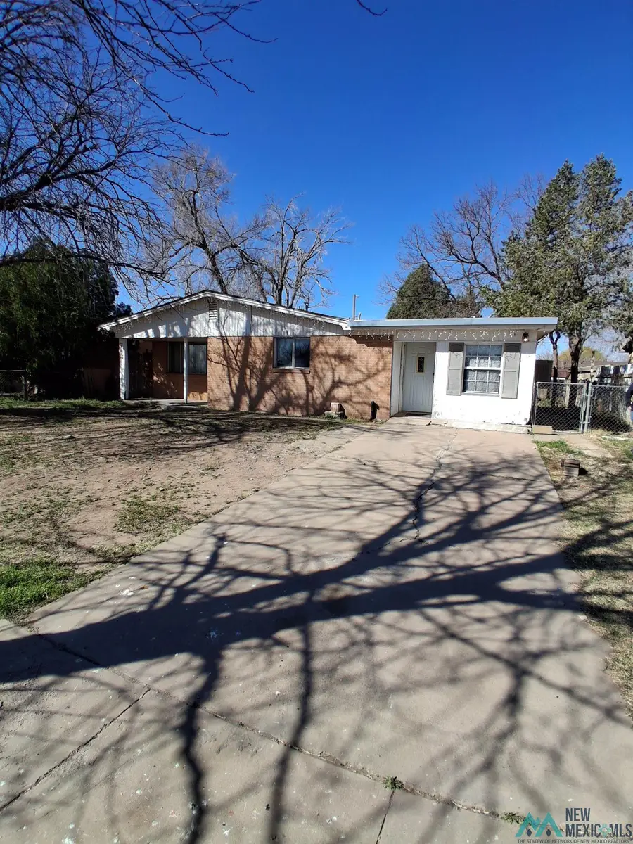 716 S Cedar Avenue, Roswell, NM 88203 - #2