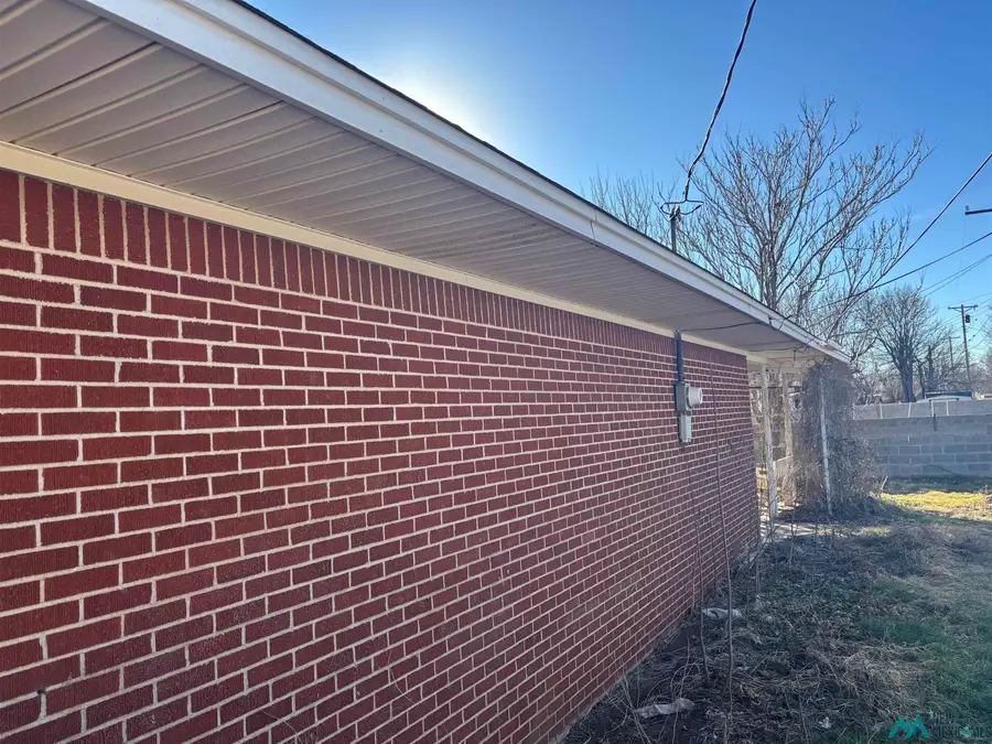 300 W Yucca Avenue, Clovis, NM 88101 - #3