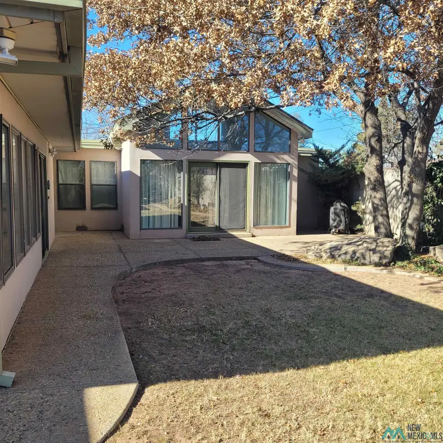 102 W Berry Drive, Hobbs, NM 88240 - #2