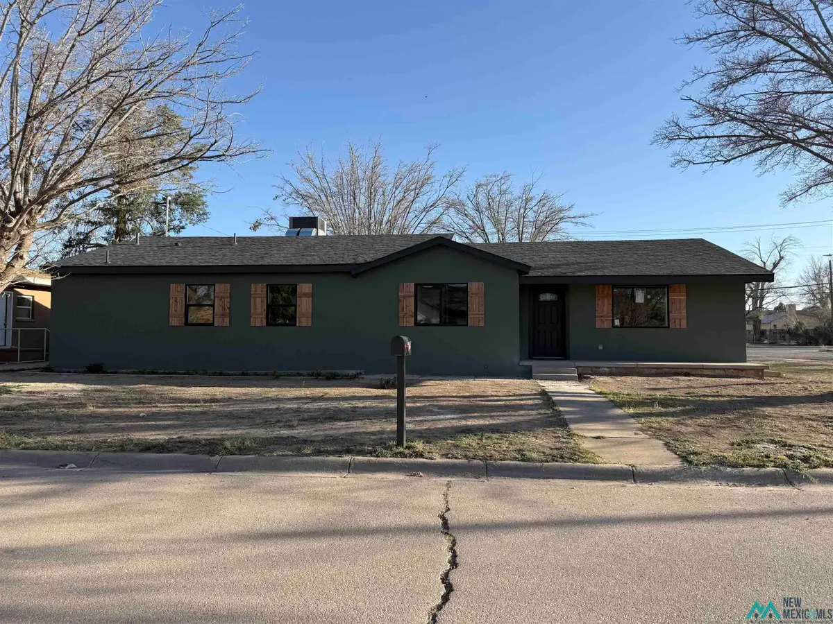 411 W Washington Avenue, Artesia, NM  - #1