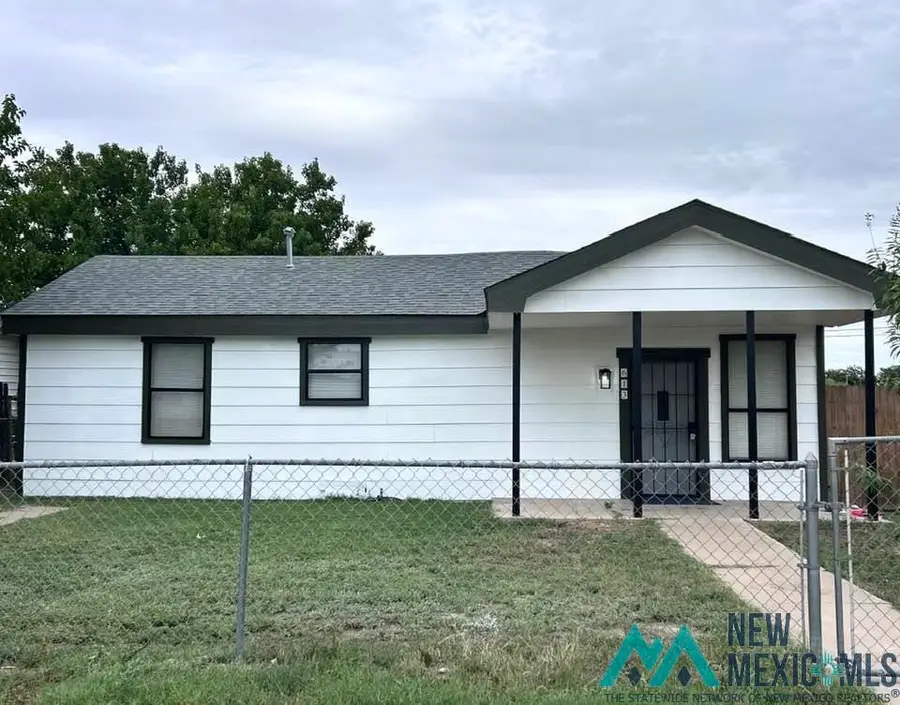 613 W Van Buren Street, Roswell, NM 88203 - #2