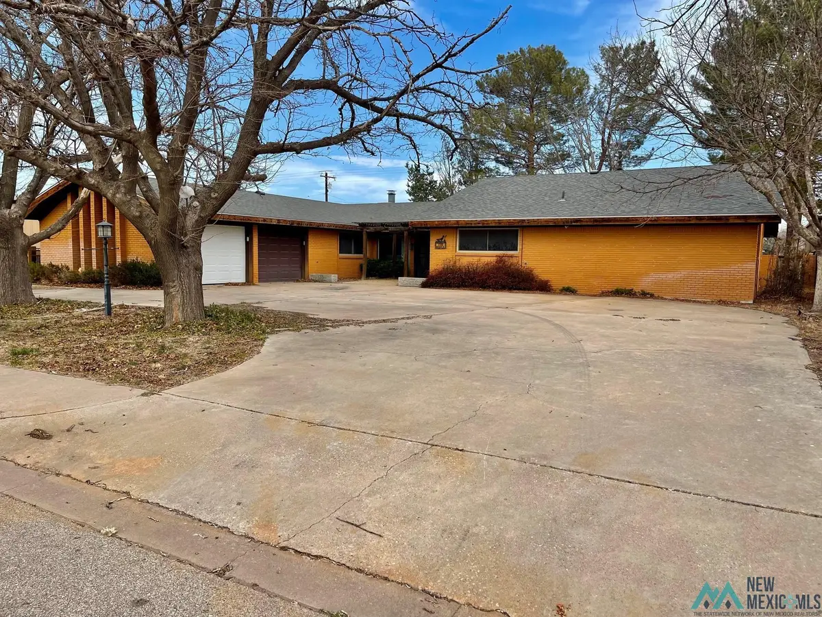 718 W Avenue B, Lovington, NM 88260 - #1