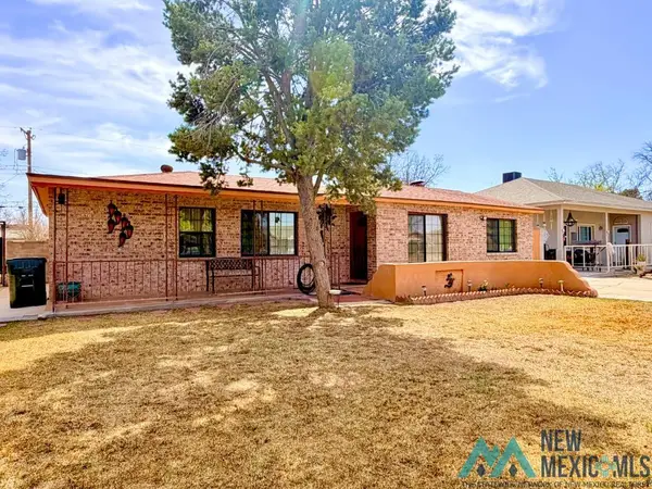 1407 Irvin Street, Carlsbad, NM 88220