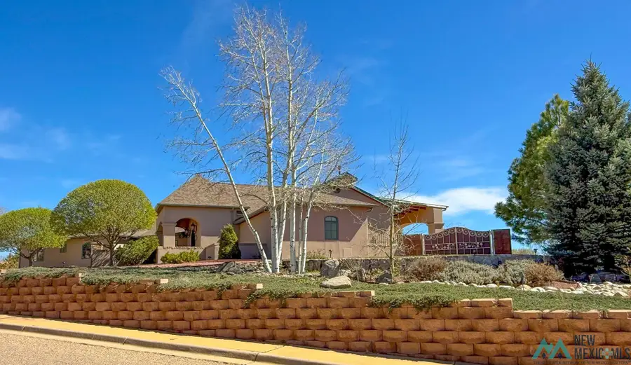 785 Dora Celeste Street, Las Vegas, NM 87701 - #3