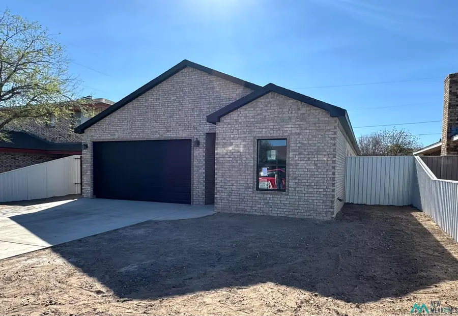 3011 N Montgomery Street, Hobbs, NM 88240 - #2