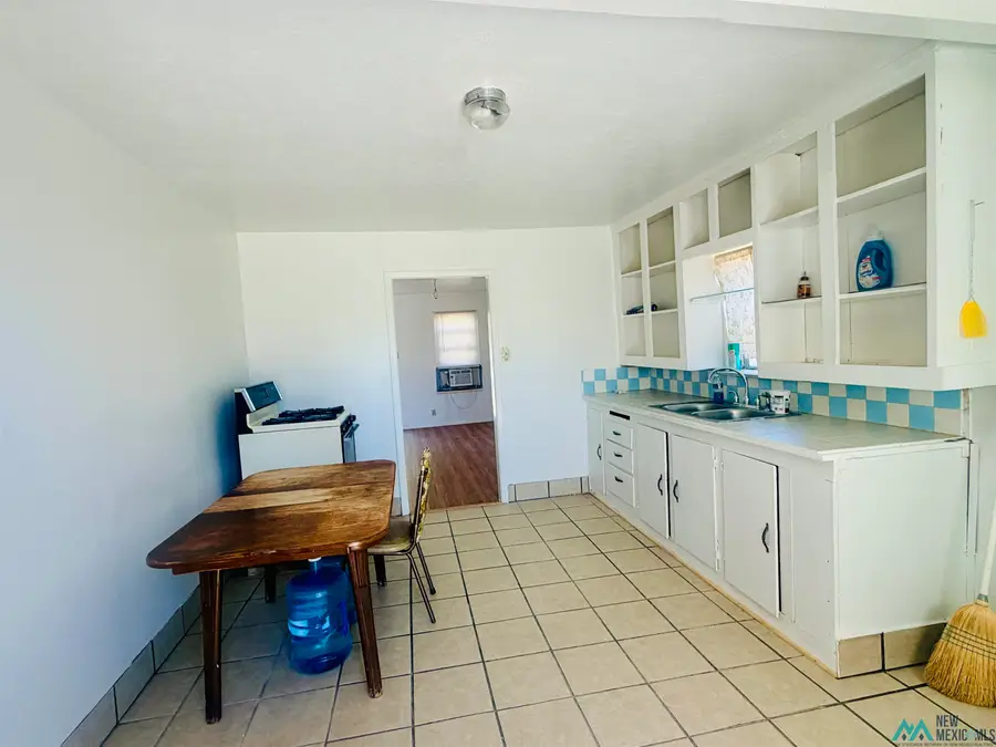 520 E 4th Street, Roswell, NM 88201 - #3