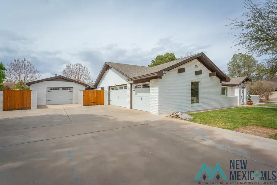 3006 Diamond A Drive, Roswell, NM 88201 - #3