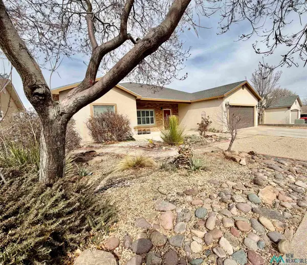 810 Latrobe Dr Street, Carlsbad, NM 88220