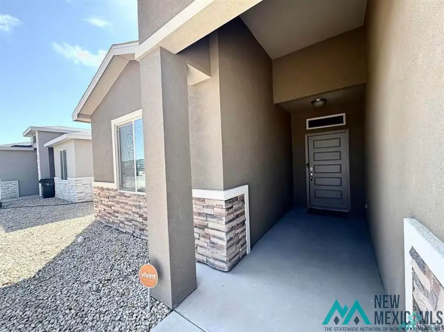 3709 Saguaro Drive, Carlsbad, NM 88220 - #2