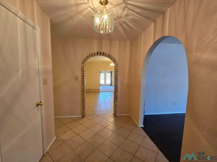 5002 Los Nogales Drive, Carlsbad, NM 88220 - #2