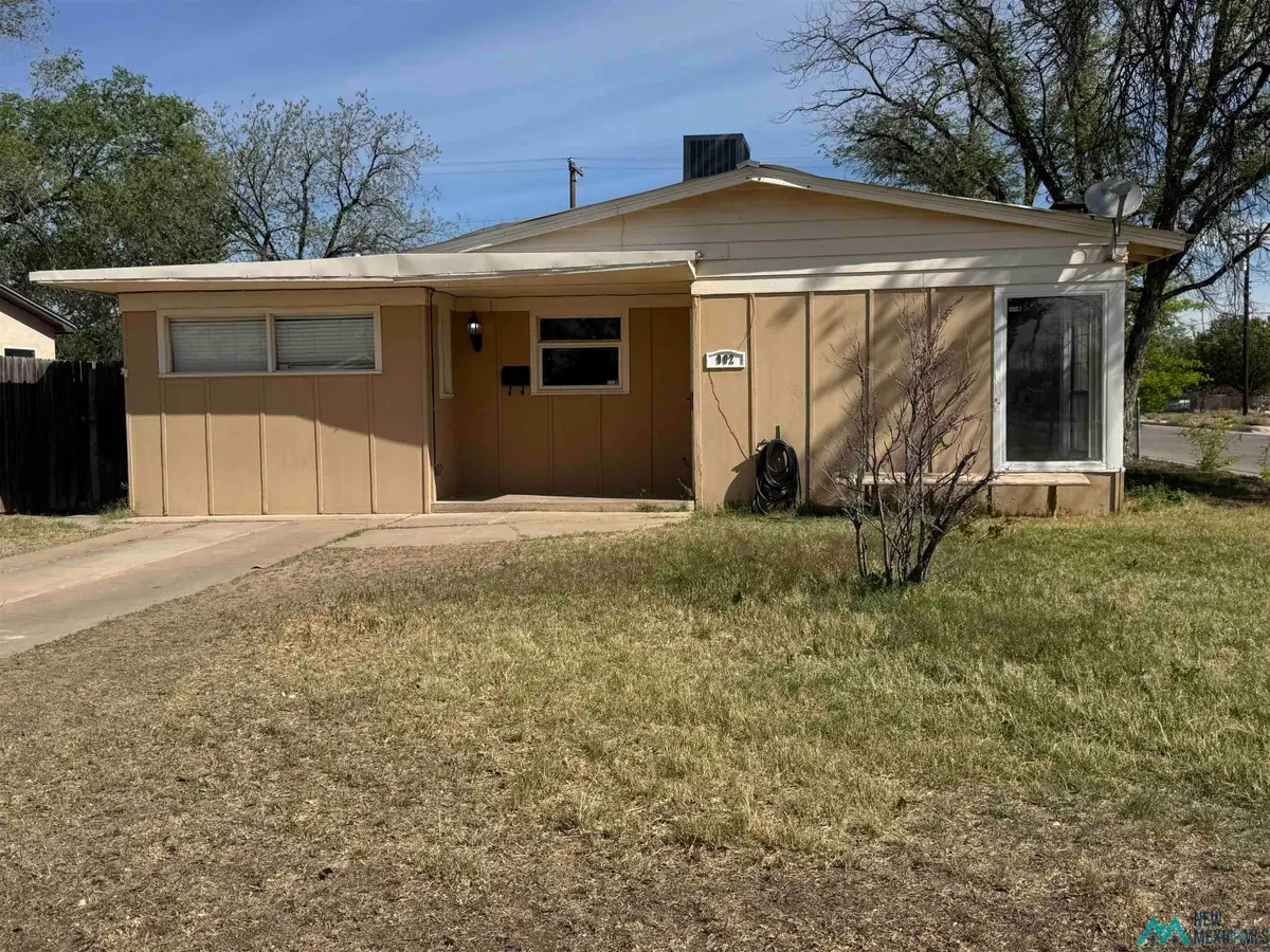 902 W Runyan Avenue, Artesia, NM 88210 - #1