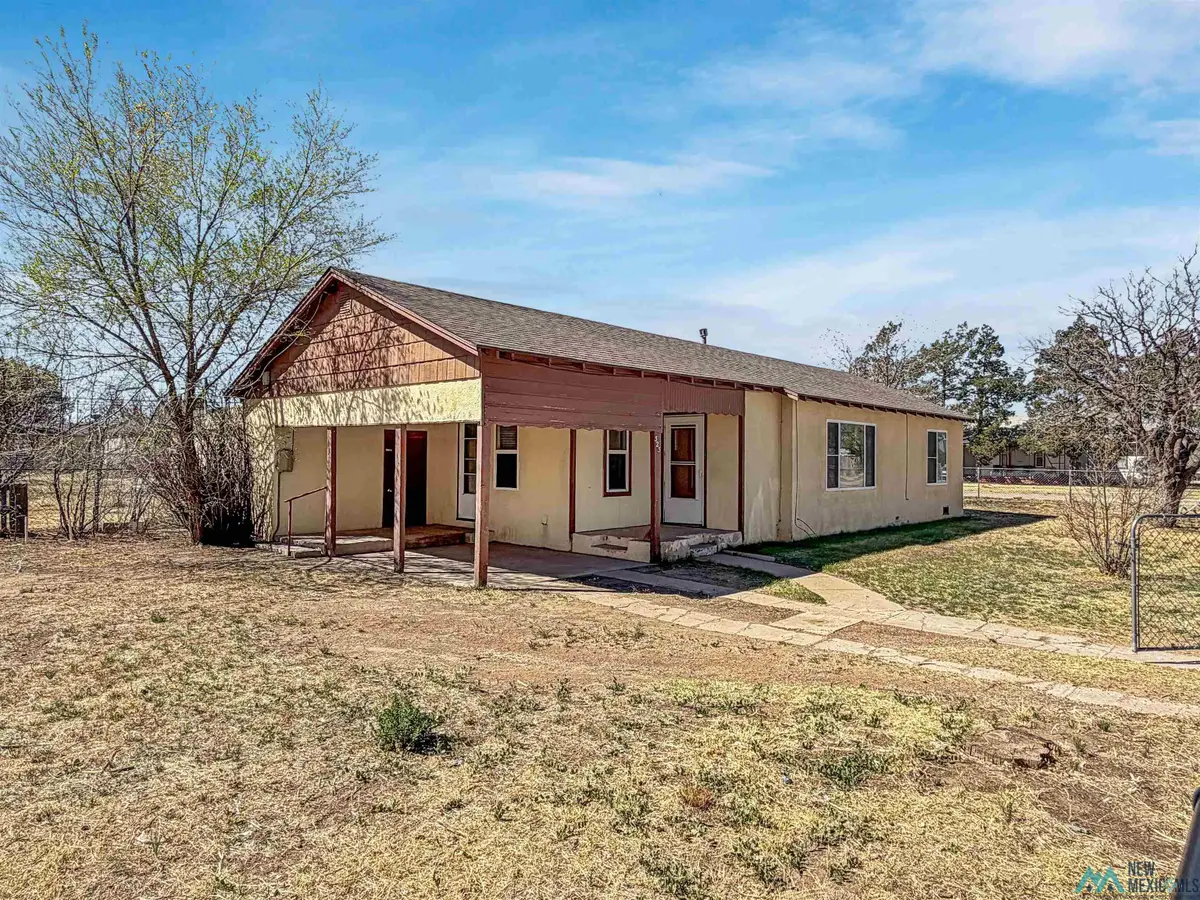 323 W 17th Street, Portales, NM 88130 - #1