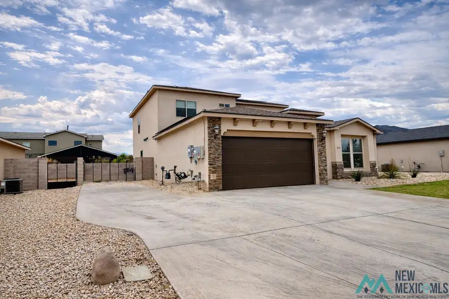 313 Baler Ln Street, Carlsbad, NM 88220 - #2