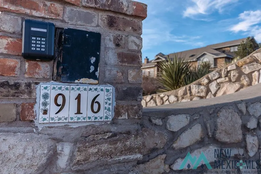 916 Fountain Drive, Carlsbad, NM 88220 - #2