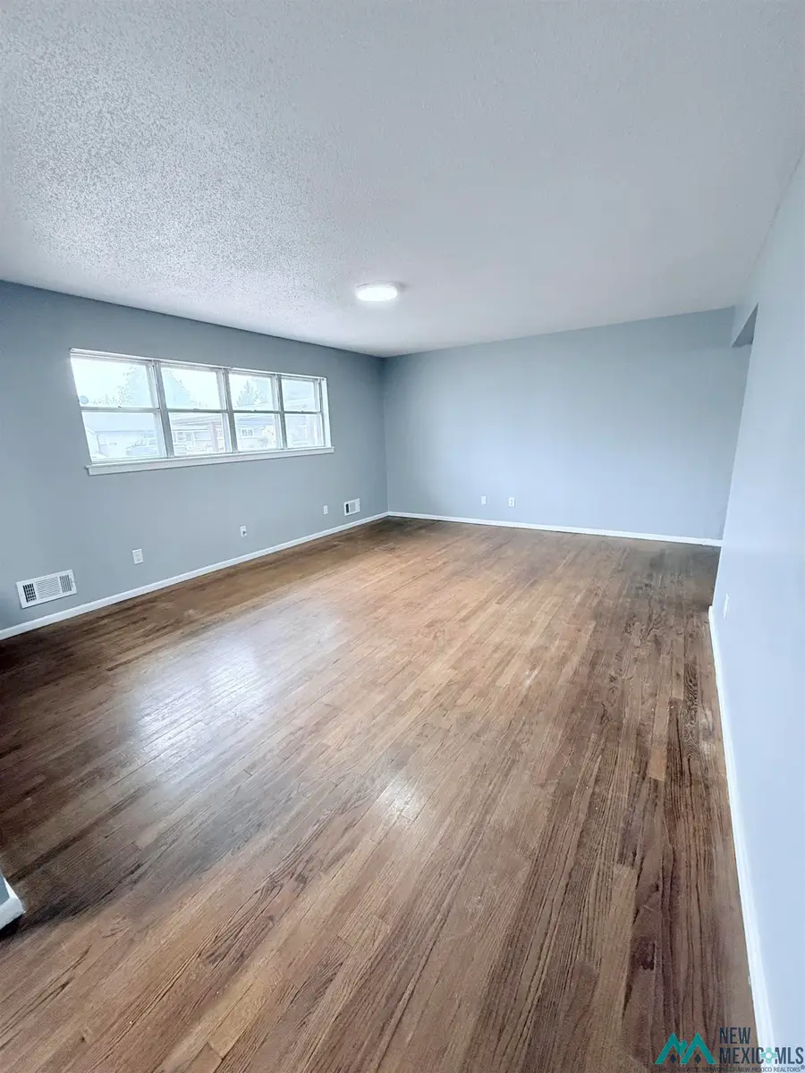 907 W Ave G, Lovington, NM 88260 - #3