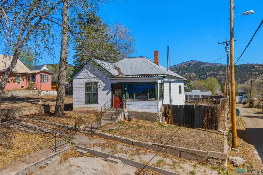 424 Savage Avenue, Raton, NM 87740 - #2