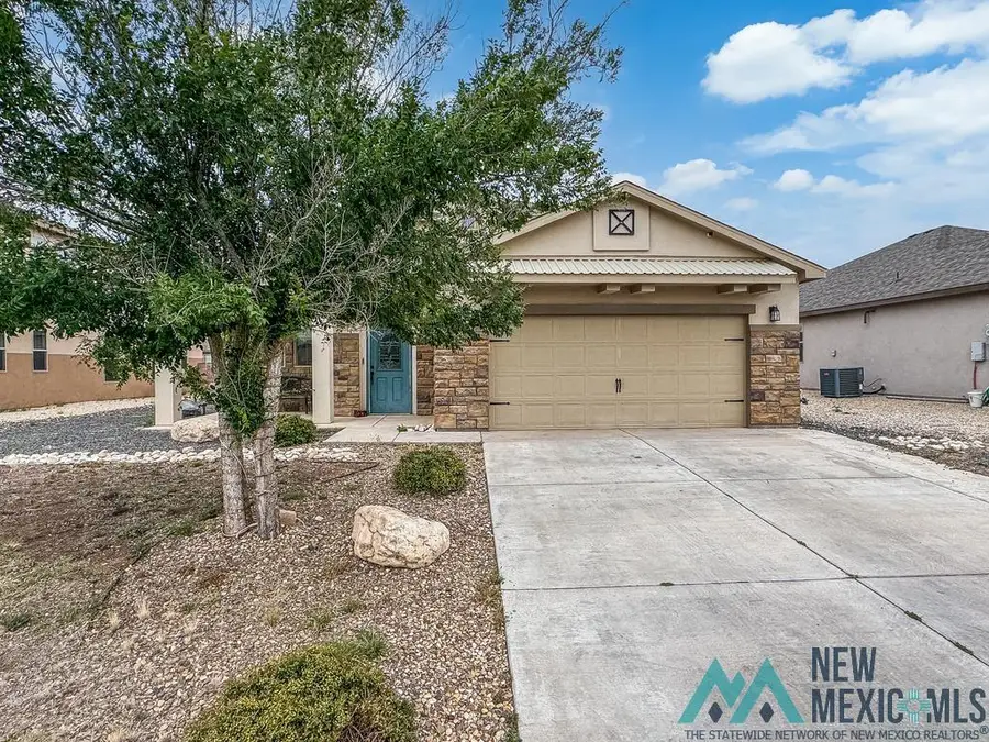 2102 E Parkwood Avenue, Hobbs, NM 88240 - #2