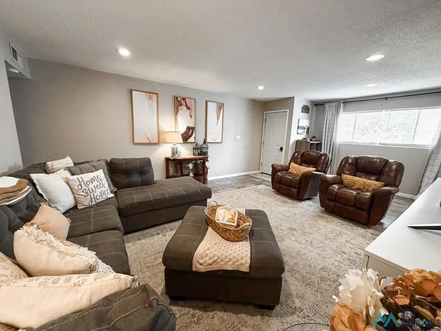 2206 Mountain View Drive, Carlsbad, NM 88220 - #2