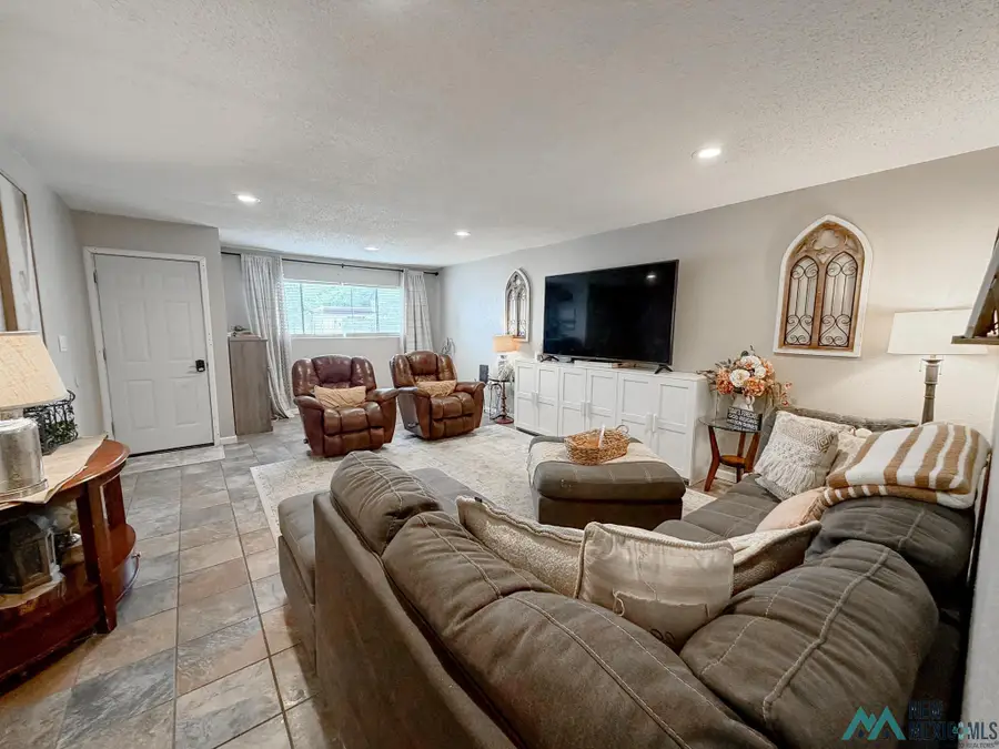 2206 Mountain View Drive, Carlsbad, NM 88220 - #3