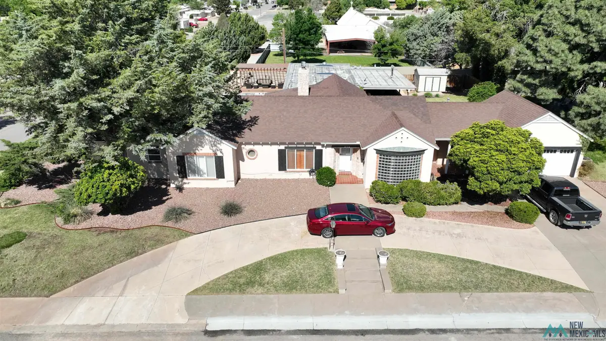 812 S Clowe Avenue, Artesia, NM 88210 - #1