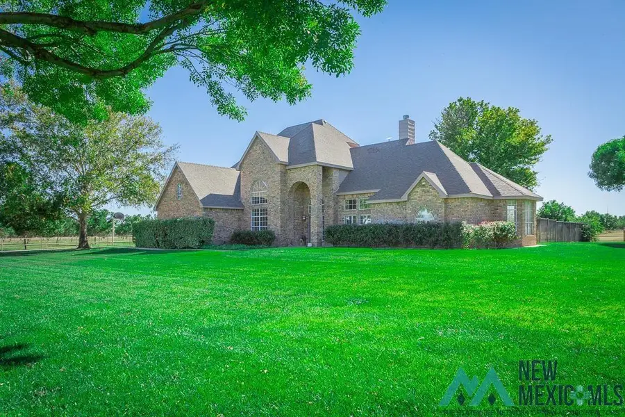 3894 E Hobson Road, Roswell, NM 88203 - #3