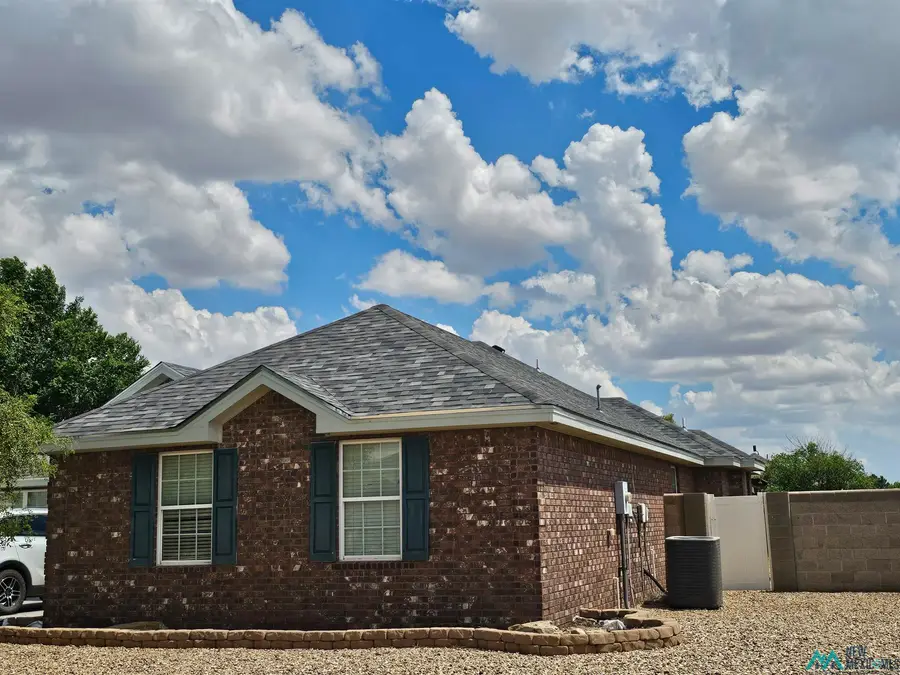 2233 Boxwood Circle, Portales, NM 88130 - #2