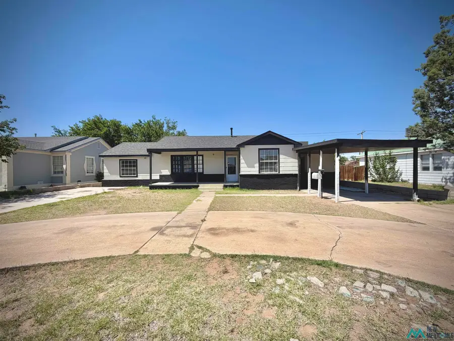 304 E Sanger Street, Hobbs, NM 88240 - #2