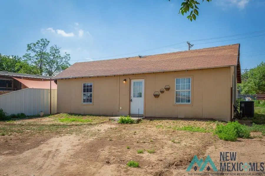 805 W Washington Avenue, Artesia, NM 88210 - #3