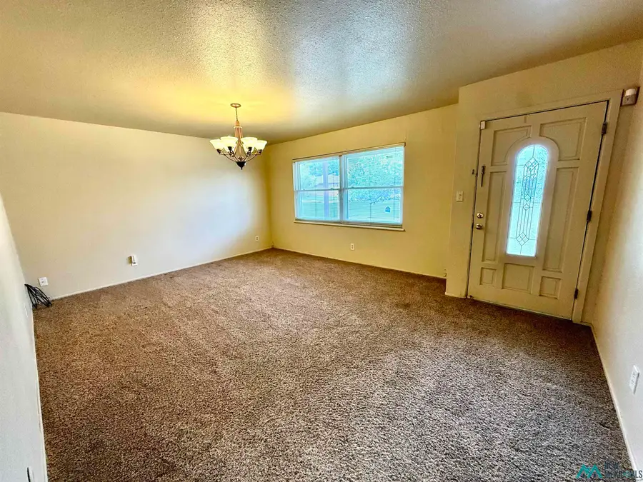 1909 W Clayton Avenue, Artesia, NM 88210 - #2