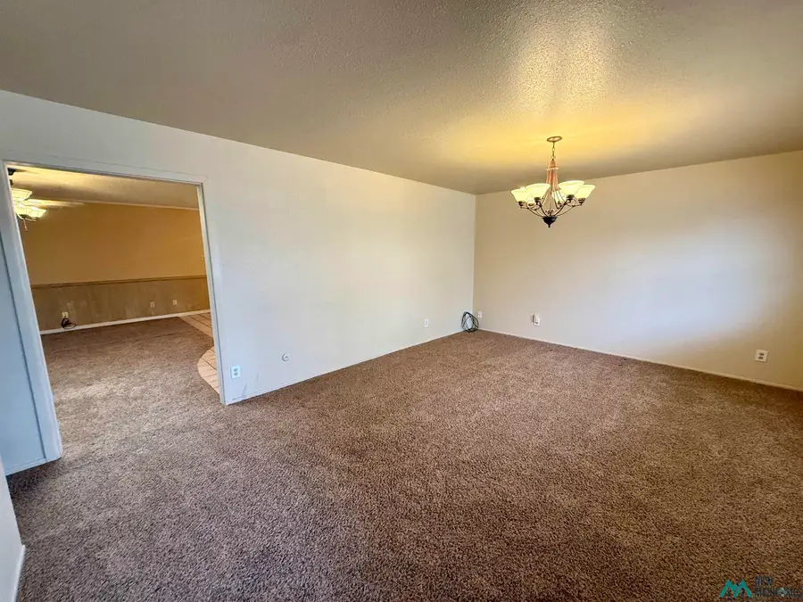 1909 W Clayton Avenue, Artesia, NM 88210 - #3