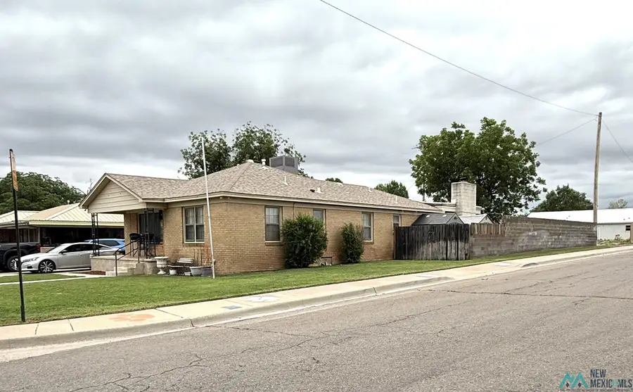 813 W Mann Avenue, Artesia, NM 88210 - #2