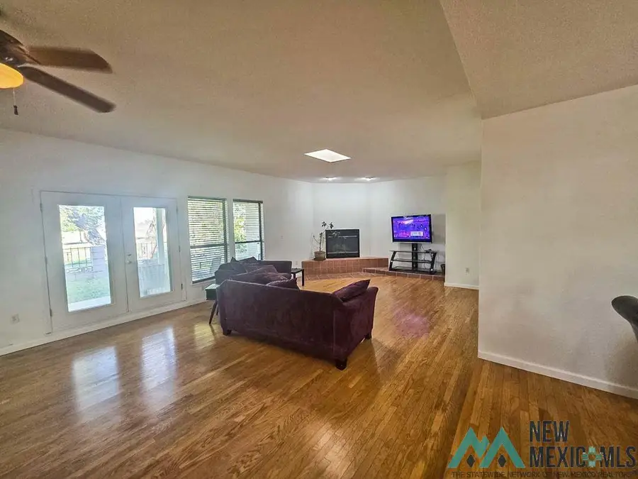 809 Colonial Court, Carlsbad, NM 88220 - #3