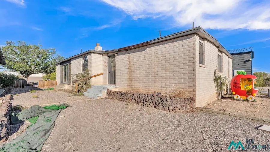 507 Ontario Drive, Elephant Butte, NM 87935 - #3
