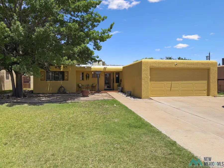 1004 W Gold Avenue, Hobbs, NM 88240 - #3
