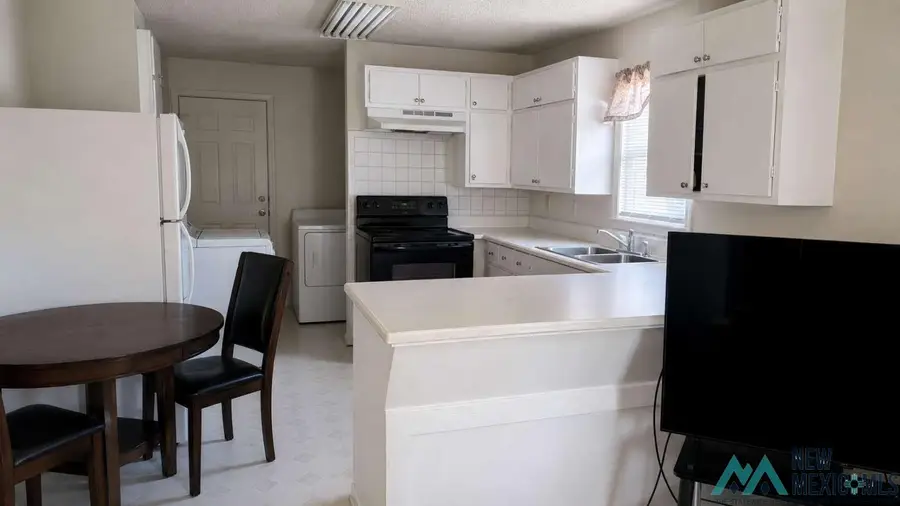 206 E 12th Street, Clovis, NM 88101 - #3