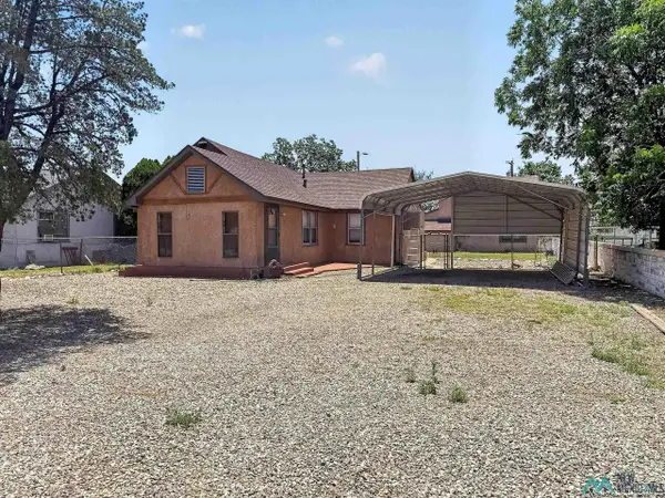 1208 W 8th Street, Roswell, NM 88201