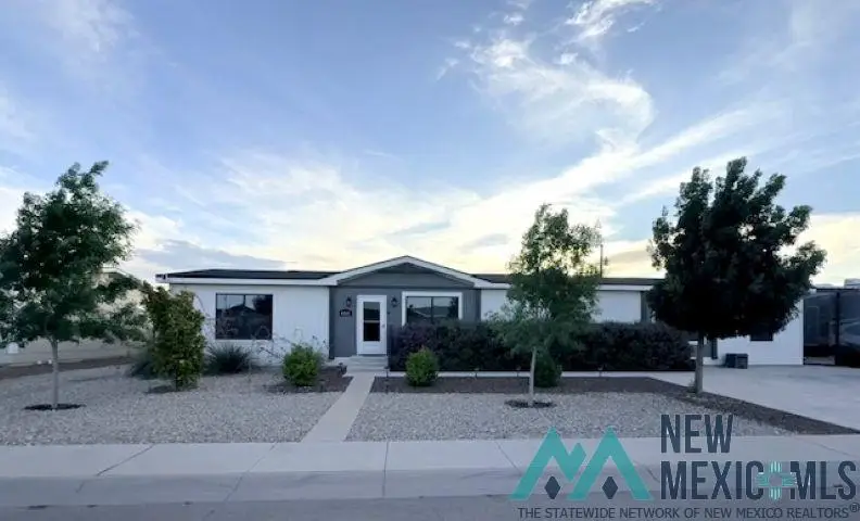 4211 Magnolia St, Carlsbad, NM 88220 - #1