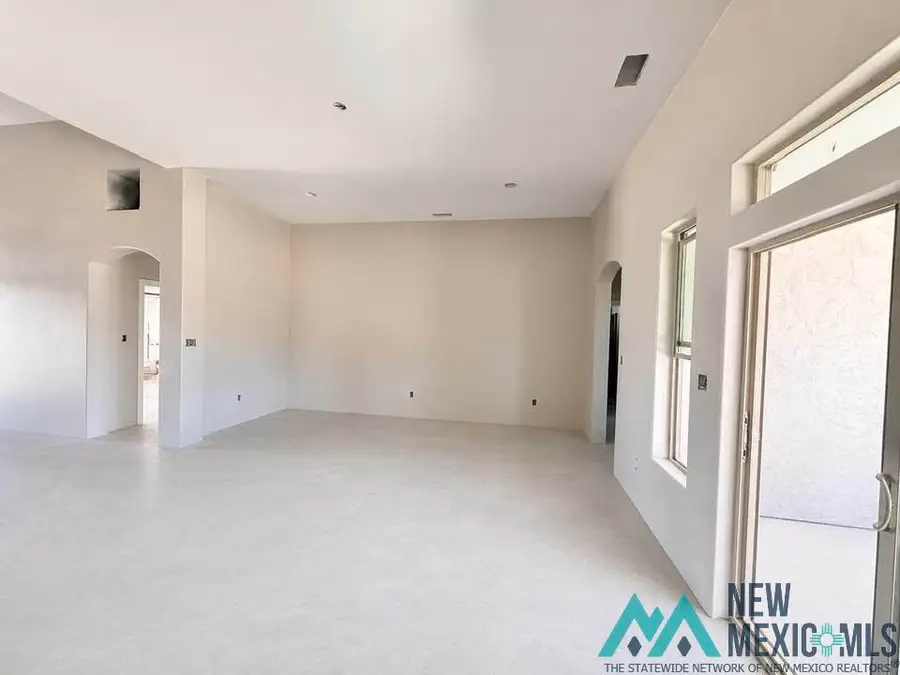 708 Ruby, Carlsbad, NM 88220 - #3
