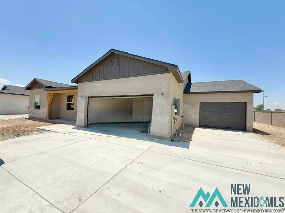 2520 Segovia, Carlsbad, NM 88220 - #1