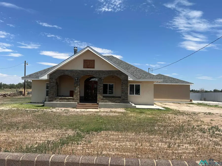 1921 W Mcgaffey St, Roswell, NM 88203 - #2