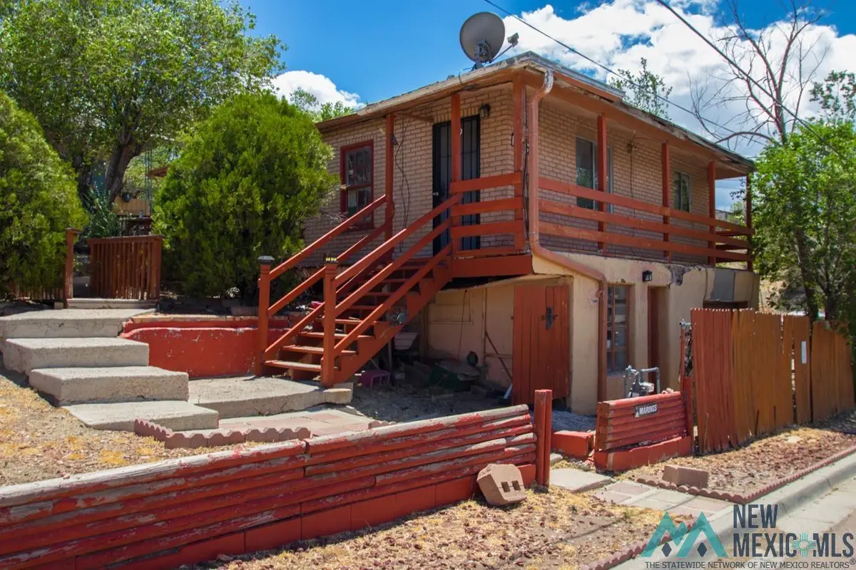 706 1st St, Gallup, NM 87301 - #1