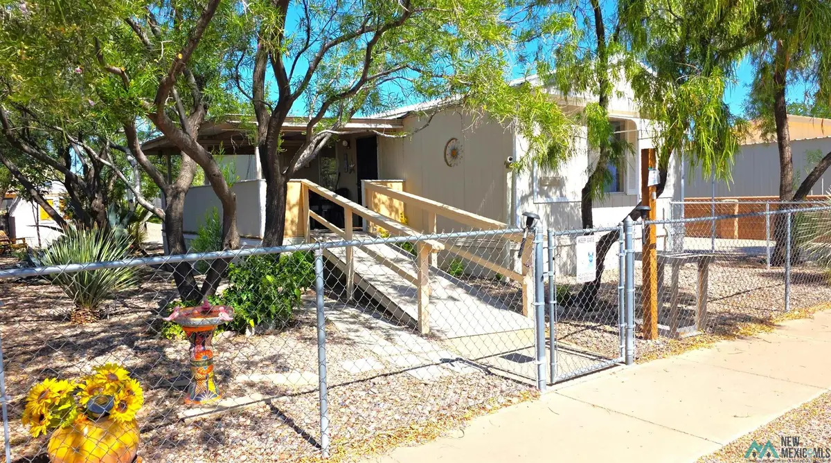 3204 Las Cuces St St, Deming, NM 88030-3717 - #1