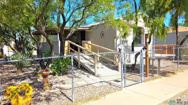 3204 Las Cuces St St, Deming, NM 88030-3717