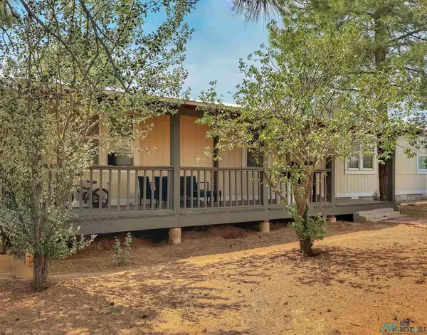5138 Castle Dr, Las Vegas, NM 87701