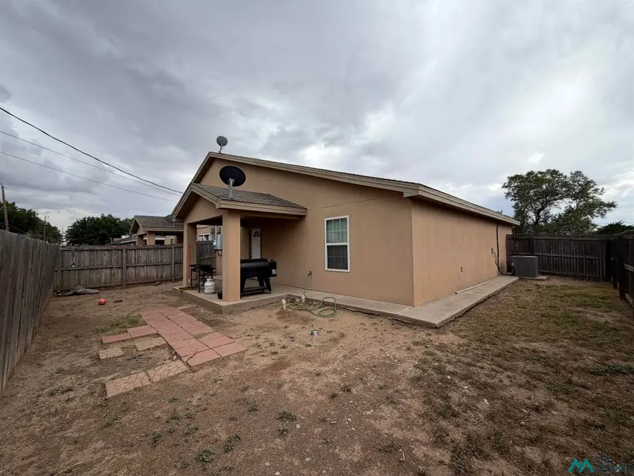 1011 S Wyoming Ave, Roswell, NM 88203 - #2