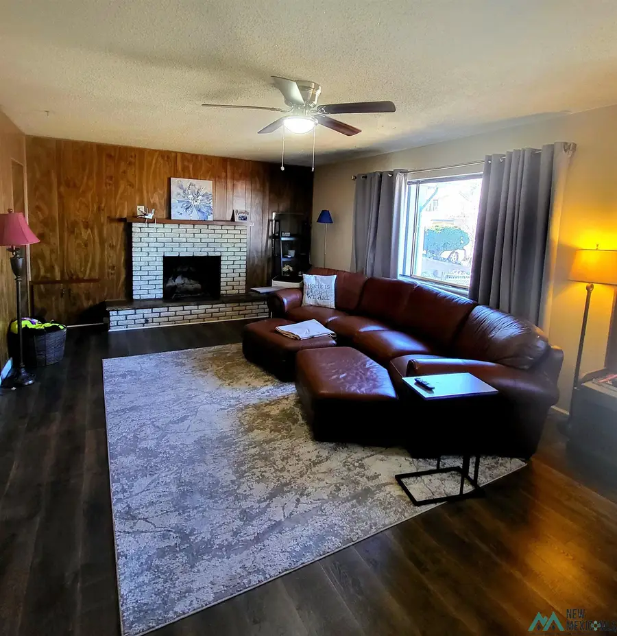 301 Debra St, Gallup, NM 87301 - #2