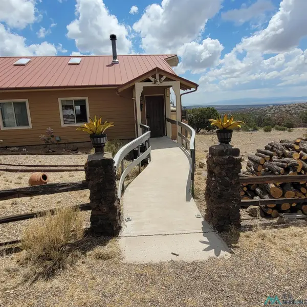40 E Rock Springs Loop, Datil, NM 87821-0000