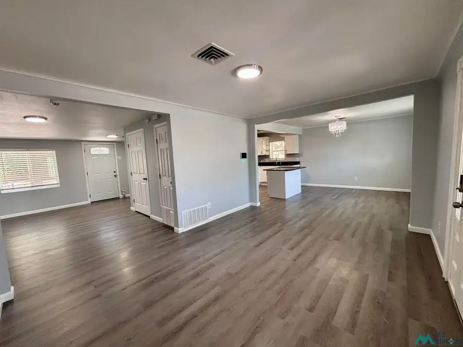 302 E Mescalero, Roswell, NM 88201 - #3